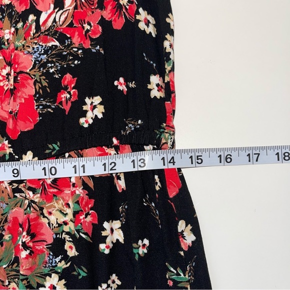Maurices NWT Black & Red Floral Print Sweetheart Crop Jumpsuit Medium Women’s - Picture 10 of 14